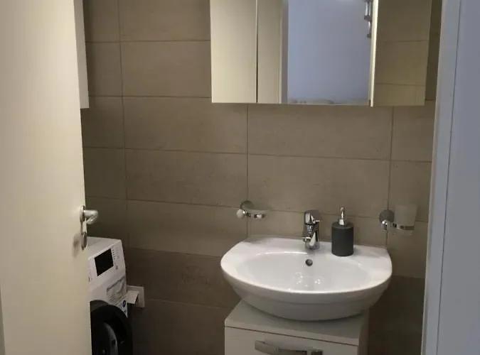 Apartment Avangarden Ema Rosu